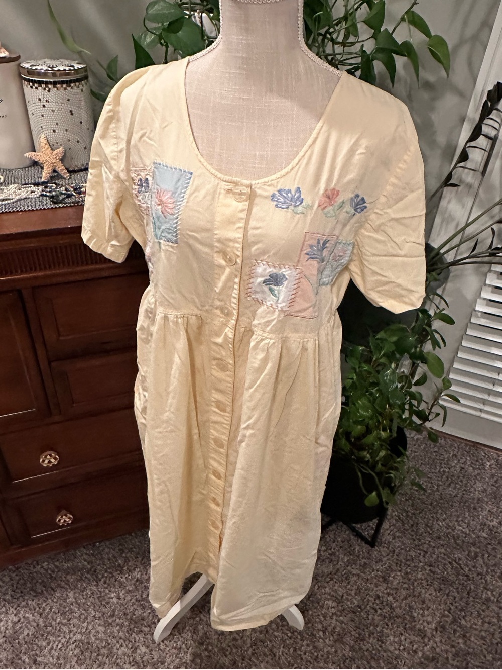 Vintage Yellow Button-Front Dress with Pastel Floral Embroidery